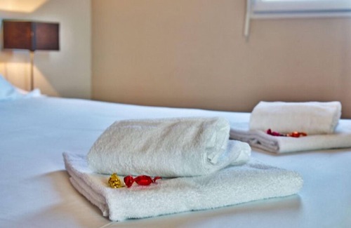 Bayonne Hotel | Suite Près de l'Aéroport | Parking + Wifi Inclus