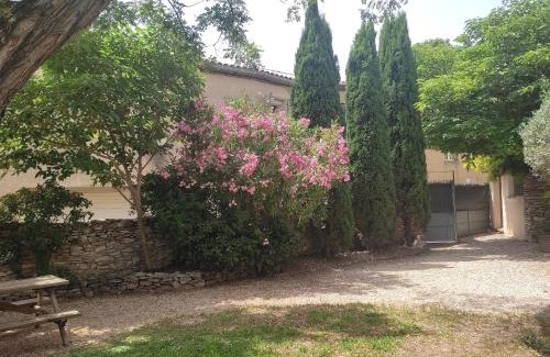 Tavel House | Family-Friendly Stay at Suite Privee Tavel - Le Mas de l Acacia
