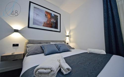 Quartieri Spagnoli Apartment | Luxury Stay at Suite Quarantotto - Rated 9.7/10 by Guests