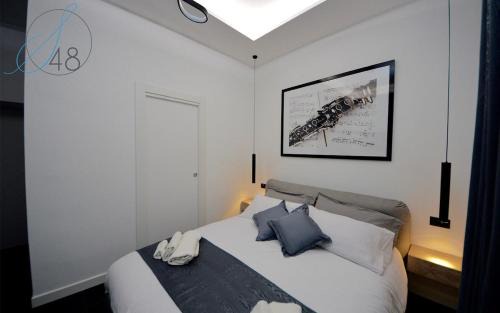 Quartieri Spagnoli Apartment | Luxury Stay at Suite Quarantotto - Rated 9.7/10 by Guests