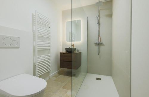 Le Bernard Apartment | Suite raffinée climatisée avec piscine, proche mer