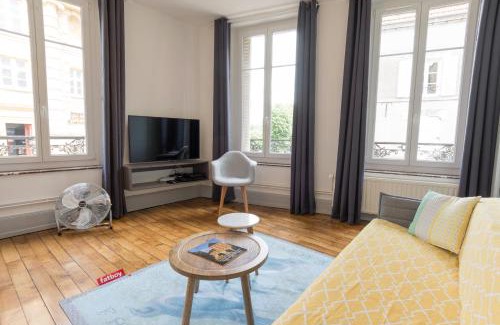 Charleville-Mezieres Apartment | Discover Suite Rimbaud: Family-Friendly Retreat with Pool