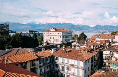 Stresa Apartment | Romantic Suite with Lake Views and Inviting Hot Tub