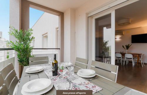Lecce Apartment | Discover Suite Rosso & Nero: 4-Star Hotel with Hot Tub