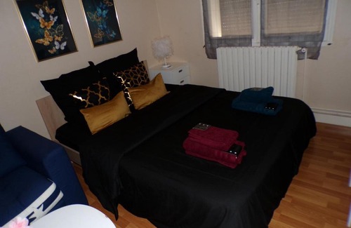Montmorillon Apartment | Private Suite Royale with Terrace - Family Friendly Stay