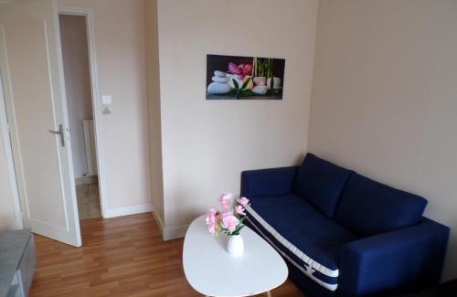 Montmorillon Apartment | Private Suite Royale with Terrace - Family Friendly Stay