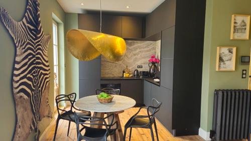 Cœur de Ville Apartment | Elegant Suite S: 4-Star Villa with Pet-Friendly Amenities