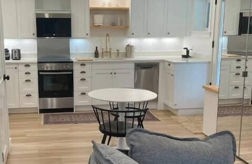 Seattle Metro Area Apartment | Suite Sandía: Private studio near lake & city life