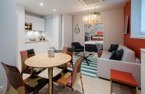 Saint-Thomas-d'Aquin Apartment | Discover Suite Sartre: Design Retreat in the Rive Gauche