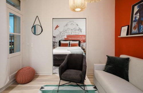 Saint-Thomas-d'Aquin Apartment | Discover Suite Sartre: Design Retreat in the Rive Gauche