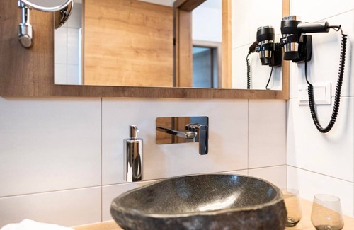 Doebriach House | Experience Comfort in Suite Seeglück at Hotel Trattnig