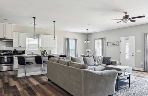 Toddville Road House | Relaxing Suite Near Uptown with Family-Friendly Amenities
