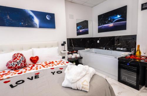 Casoria Apartment | Elegant SUITE SPACE by concept italy - Rated 9.5/10!