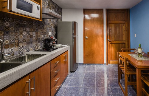 Centro Apartment | Discover Suite Studio Serviced Apartments with Spa & Breakfast