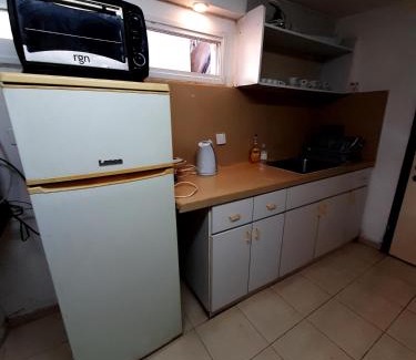 Beit She'an Bed & Breakfast | Cozy Studio Suite with Hot Tub & Breakfast Included