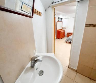 Beit She'an Bed & Breakfast | Cozy Studio Suite with Hot Tub & Breakfast Included