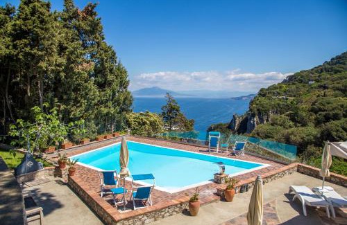 Tiberio House | Relax at Suite Villa Carolina: 4-Star Oceanfront Retreat