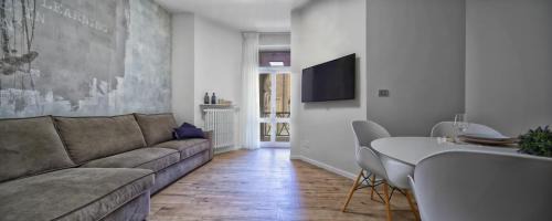 Voghera Apartment | Explore Suite Vogue Epoca - 4-Star Family-Friendly Retreat