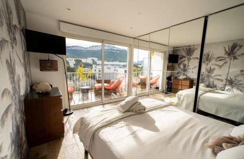 La Pointe Rouge Apartment | Relaxing Suite with Ocean View - Family and Pet Friendly