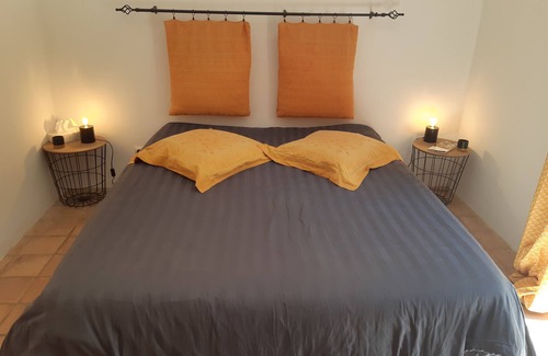 Peyrolles-en-Provence Bed & Breakfast | Relaxing Suite with Private Garden in Aix-Luberon-Verdon