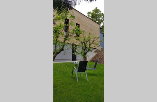Karlovy Vary Apartment | Garden Suite Retreat with Wheelchair Access & Family Friendly