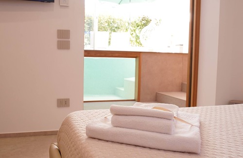 Dragonea Bed & Breakfast | Private Heated Pool Suite with Spa and Breakfast Included