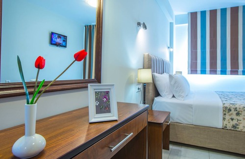 Zalongo Bed & Breakfast | Oceanview Suite in Preveza with Pool and Spa Amenities