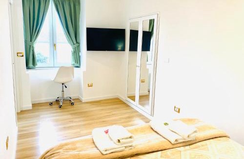 Vibo Valentia Apartment | SuiteCorso: Guest Rated 9/10 with Ocean View & Breakfast