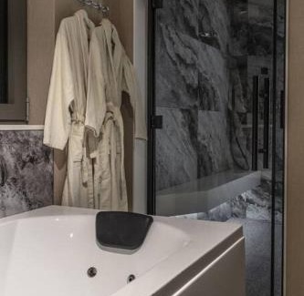 Oupeye Apartment | Relax at SuiteDreams - Bali Suite in Liège with Hot Tub