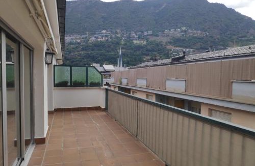 Avinguda de Carlemany Apartment | Discover SUITEDREAMS - Pollancre 61: Family-Friendly Retreat