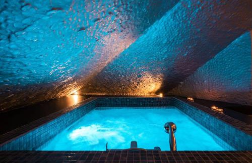 Monteverde Nuovo House | Relax at SuiteFrattini Private Spa with Hot Tub and Breakfast
