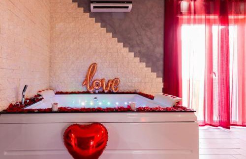 San Giorgio a Cremano Apartment | Relaxing Getaway at SuiteHouse with Jacuzzi & Breakfast