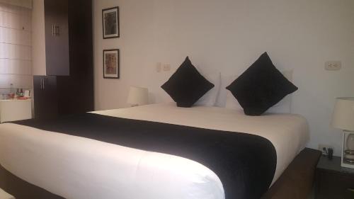 San Patricio Hotel | Discover Suites 109 GH Usaquén: Wheelchair Accessible Stay