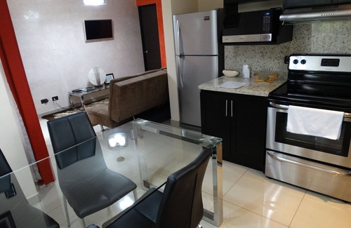 Alajuela House | Discover Merlyn Suites: Pet-Friendly Oasis with Pool & Spa