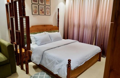 Panch Batti Apartment | Inviting Suites by Jaipur Bloc House with Ocean View & Pool