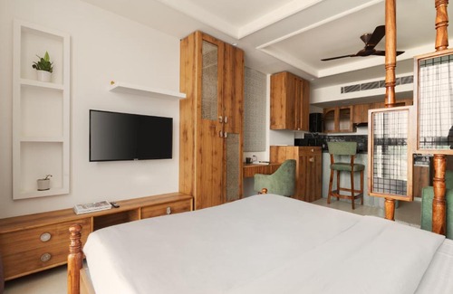 Panch Batti Apartment | Inviting Suites by Jaipur Bloc House with Ocean View & Pool