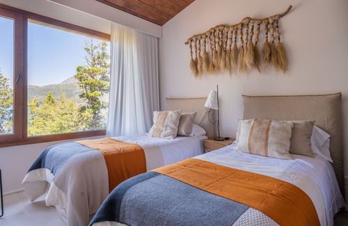 Villa Arelauquen Hotel | Experience Comfort at Suites del Lago Lenga A