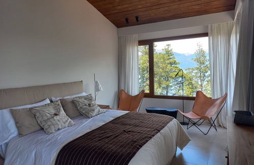Villa Arelauquen Hotel | Experience Comfort at Suites del Lago Lenga A