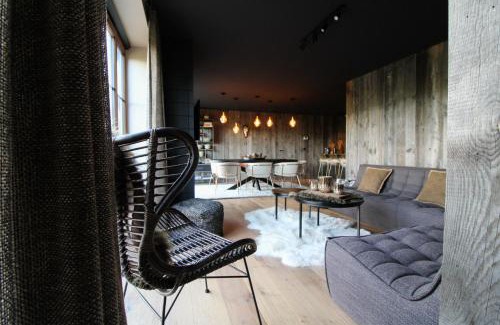 Heyd House | Elegant Suites de la Vallée 6: Family-Friendly Getaway