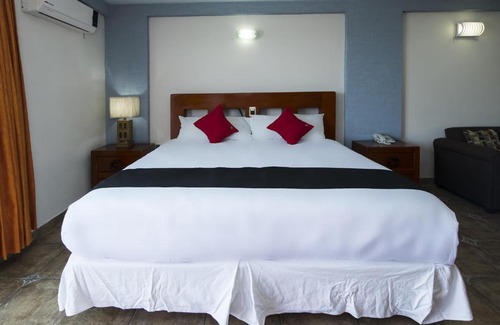 Irapuato Hotel | Experience Suites de Reyes: Exceptional 5-Star Comfort