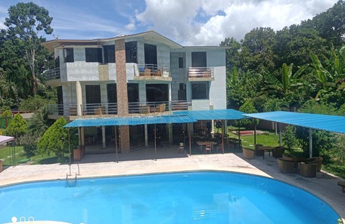Tingo Maria Apartment | Discover Suites el CHULLO: Family-Friendly Retreat with Pool