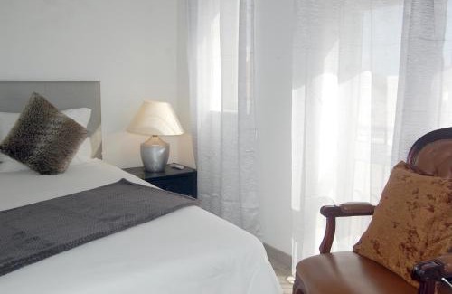 Lagos City Center Hotel | Discover Suites Inn Lagos: Guest Rated 8.7 with Breakfast