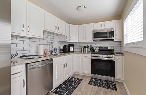 Pomerene House | Pet-Friendly Suites on San Pedro - Highly Rated at 9.6/10