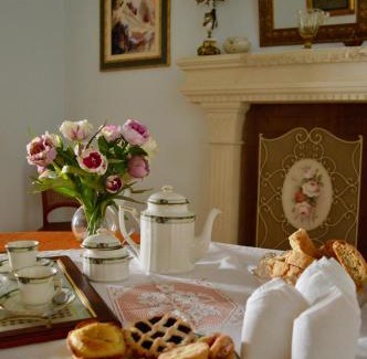 Vignacastrisi Apartment | Pet-Friendly Suites Piazza Umberto with Hot Tub & Breakfast