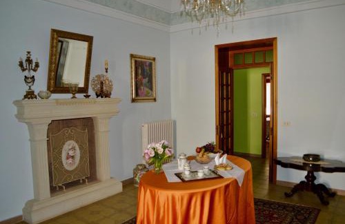 Vignacastrisi Apartment | Pet-Friendly Suites Piazza Umberto with Hot Tub & Breakfast