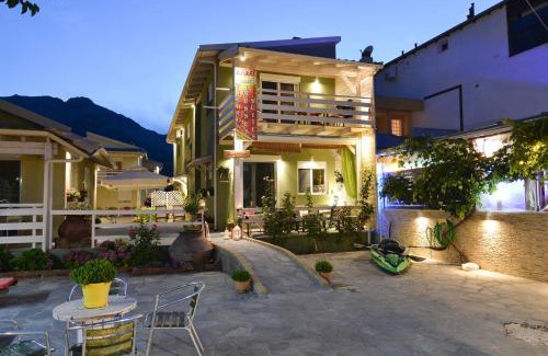 Chrisi Akti Apartment | Discover Suites Pierion Musses: Oceanfront Bliss Awaits