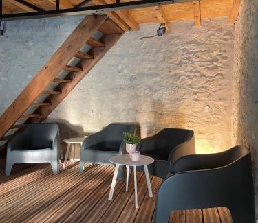 Ventenac-Cabardes Bed & Breakfast | Suites zen dans maison d'hôtes avec piscine intérieure et jardin