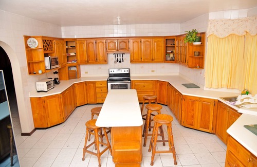 Mandeville Apartment | Discover SuiteVille: Perfect for Beaches and Shopping Spree