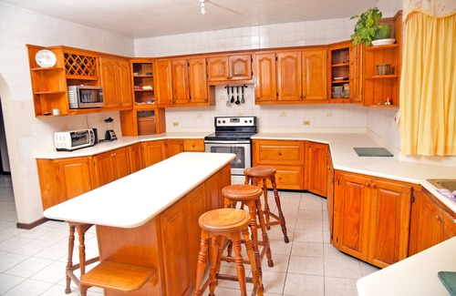 Mandeville Apartment | Discover SuiteVille: Perfect for Beaches and Shopping Spree