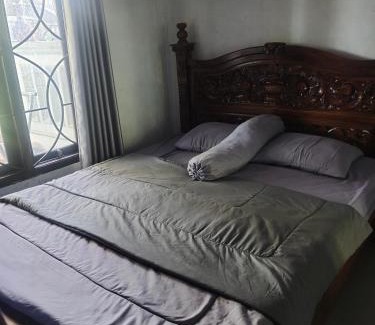 Tukad Mungga House | Cozy Suka Yadnya Private Villa: Pet and Child Friendly Stay